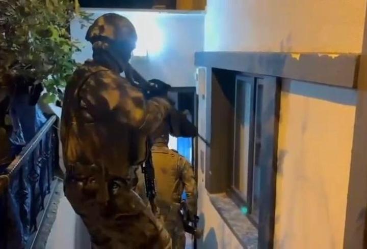 İçişleri Bakanlığı, Ankara Büyükşehir Belediyesinin (ABB) konser harcamalarında usulsüzlük yapıldığına yönelik iddialara ilişkin ABB Başkanı Mansur Yavaş ve Özel Kalem Müdürü Nevzat Uzunoğlu hakkında "görevi kötüye kullanma" ve "denetim görevini ihmal" suçlarından soruşturma yapılması için izin verdi.7