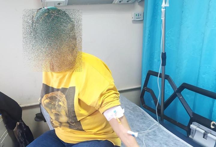 Sucuklu tost yiyen anne ile oğlu hastanelik oldu