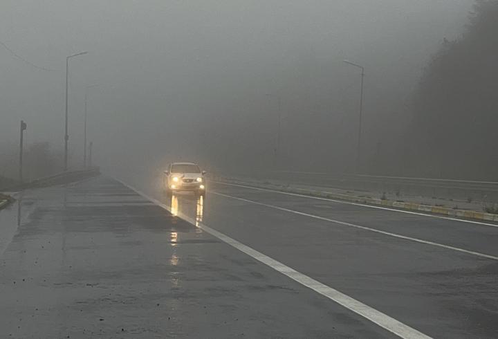 Bolu Dağı'nda sis; görüş mesafesi 25 metreye düştü