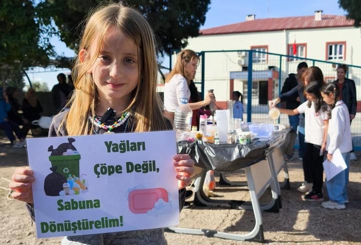 Toprakkaleli öğrenciler atık yağlardan sabun üretti