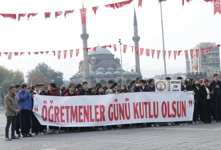 Kayseri’de 24 Kasım Öğretmenler Günü kutlandı