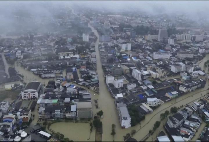 Tayland su altında kaldı: 300 yılın yağış rekoru kırıldı