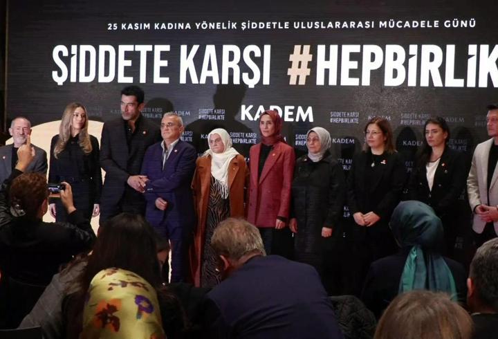 Bir parkta oyun grubu üzerinde oynayan 5 çocuk, elektrik akımına kapılarak hastaneye kaldırıldı. Uzman Elektrik Mühendisi Reha Şen, olayın açıkta bırakılmış seyyar prizler ve korumasız elektrik bağlantılarından kaynaklandığını belirtti. Çocukların bulunduğu alanlarda akım koruma rölesi ve topraklama gibi güvenlik önlemlerinin zorunlu olduğunu vurgulayan Şen, işletmelerin tesisatlarını yılda bir kez kontrol ettirmesi ve standartlara uygun hale getirmesi gerektiğini söyledi. CNN TÜRK Muhabiri Emra