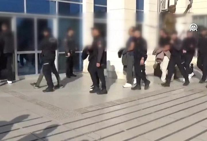 Mersin'de gümrükçülere rüşvet operasyonunda 11 tutuklama
