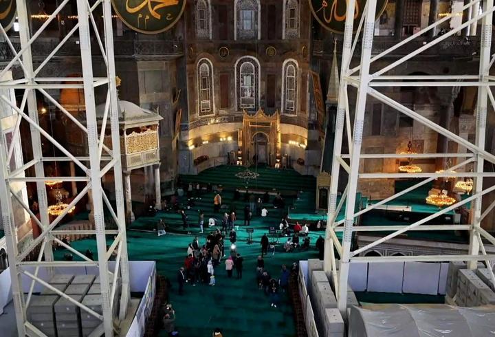 CNN TÜRK Ayasofya’da: Restorasyonda yapının zarar görmemesi için ne önlem alındı?