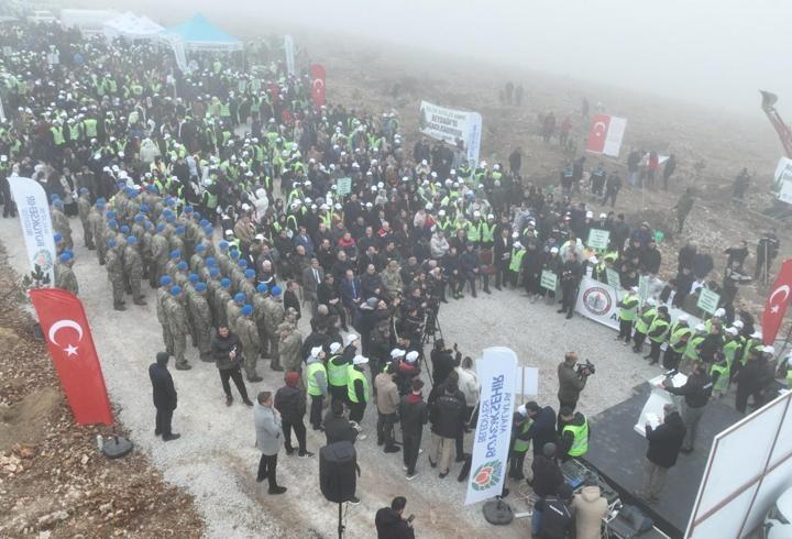 Malatya'da 10 bin 444 fidan toprakla buluştu