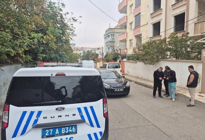 Boşanma aşamasındaki eşini tabancayla vurdu