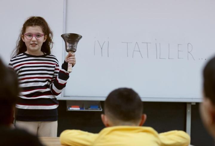 Ara tatil kalkıyor mu? Bakan Tekin'den açıklama