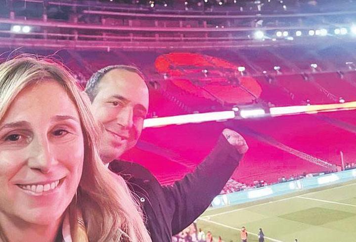 Fenerbahçe - Ferencvaros maçının hakemi Ricardo de Burgos vatandaşlar tarafından merak konusu oldu. UEFA Avrupa Ligi'nin 5. haftasında oynanacak karşılaşmada Burgos’un yardımcılıklarını Iker De Francisco ve Asier Perez De Mendiola üstlenecek. Fenerbahçe - Ferencvaros maçının dördüncü hakemi ise Adrian Cordero olarak açıklandı. Peki, Fenerbahçe - Ferencvaros maçının hakemi Ricardo de Burgos kimdir? Ricardo de Burgos nereli ve kaç yaşında?9