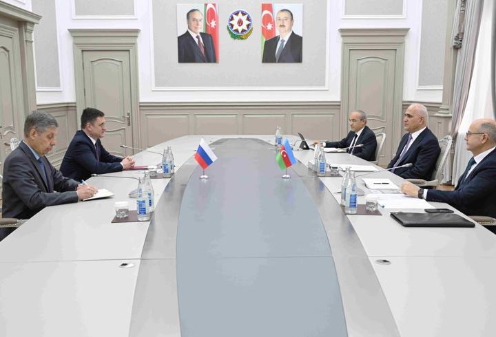 Rusya Başbakan Yardımcısı Novak ile Azerbaycan Başbakan Yardımcısı Mustafayev Bakü'de görüştü