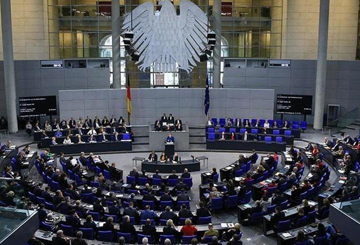 Almanya Dışişleri Bakan Wadephul’a mecliste "Gazze" protestosu