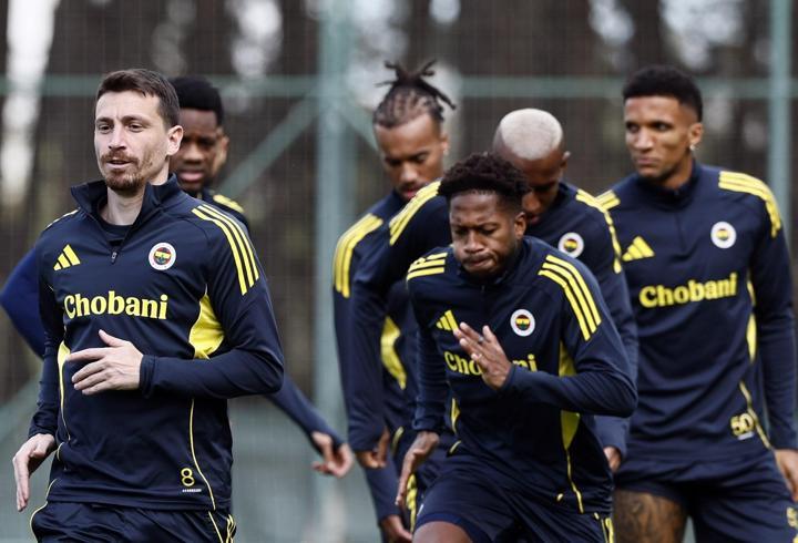 Fenerbahçe'de, Ferencvaros maçındaki eksikler dikkat çekiyor
