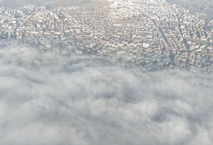 Sivas'ta yoğun sis etkili oldu
