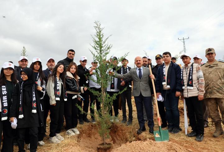 Adıyaman’da şehitler anısına fidan dikildi