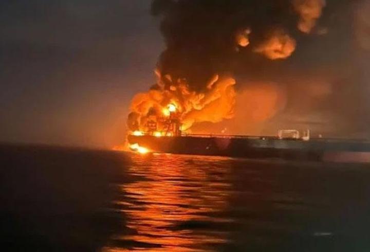 Karadeniz'de iki gemide patlama! Son durum ne? Bakan Uraloğlu'ndan açıklama