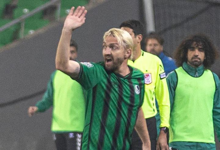 Milli sporcu Eray Şamdan, Mısır'da düzenlenen 27. Dünya Karate Şampiyonası'nda altın madalya kazandı.9