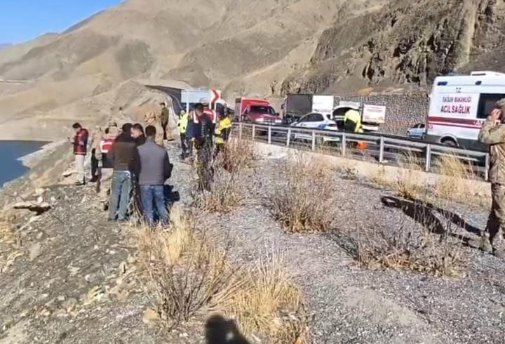 Van'da araç baraja uçtu: 1 ölü, 2 kişi aranıyor