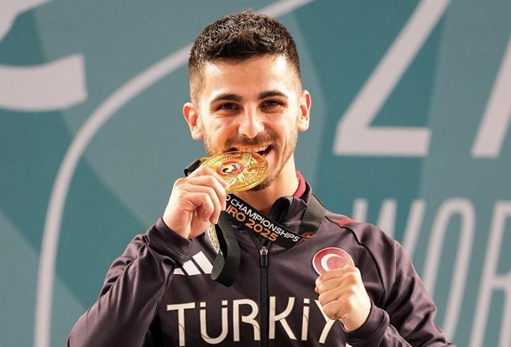 Eray Şamdan'dan altın madalya! Milli karateci, dünya şampiyonu oldu...