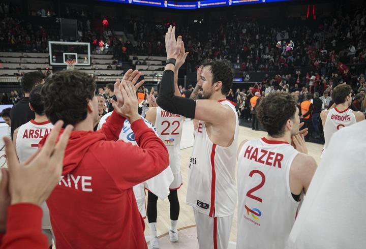 Sergen Yalçın, takımı Beşiktaş’ın Fatih Karagümrük deplasmanında aldığı galibiyet sonrası açıklamalarda bulundu.1