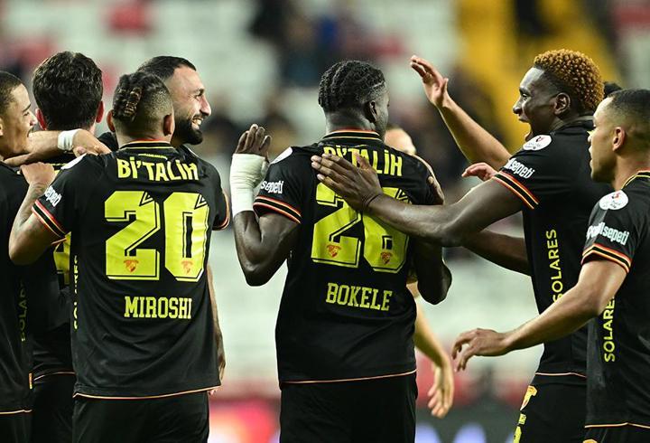 Süper Lig’in 14. haftasında oynanacak dev derbide düdük Yasin Kol’da olacak, ancak gözler bir kez daha VAR odasında olacak.7