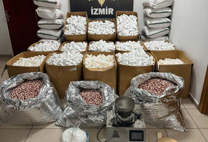 İzmir'de 2 milyon 309 bin 774 sentetik hap ele geçirildi
