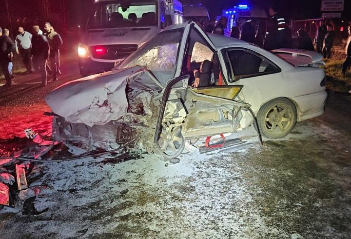Amasya’da 2 otomobil çarpıştı; 8 yaralı