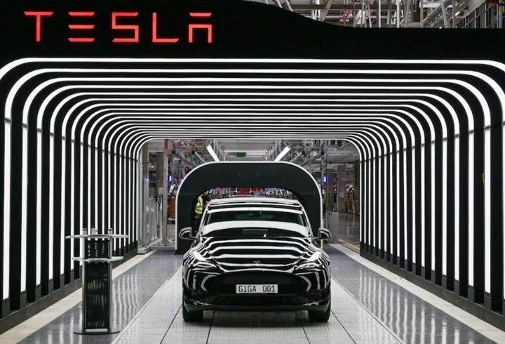 Tesla, tarihinin en kritik ve sancılı dönemlerinden birini yaşıyor