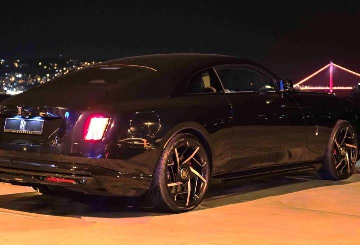 Rolls-Royce’u Black Badge Spectre Türkiye'de