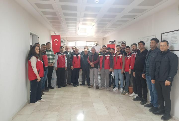 Hatay’da çiftçilere Akdeniz meyve sineği tuzakları dağıtıldı