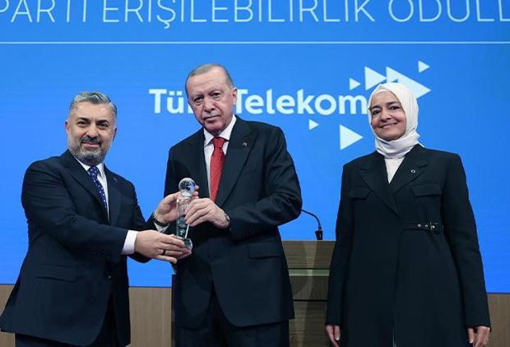 Sam Altman’ın yapay zeka alanındaki agresif büyüme stratejisi yalnızca model geliştirmekle sınırlı kalmıyor.  The Wall Street Journal’ın raporuna göre Altman, roket üreticisi Stoke Space’i satın almak veya derin bir ortaklık kurmak için bu yılın başlarında ciddi görüşmeler gerçekleştirdi.7