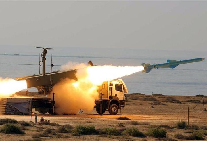 İran'dan Hürmüz Boğazı'nda balistik füze denemesi