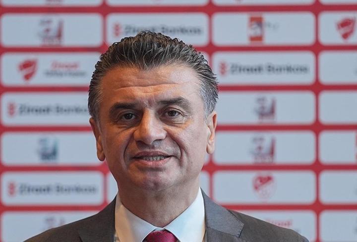 Thomas Reis, takımı Samsunspor’un Galatasaray ile oynadığı maç sonrası hakem kararlarına tepki gösterdi.3