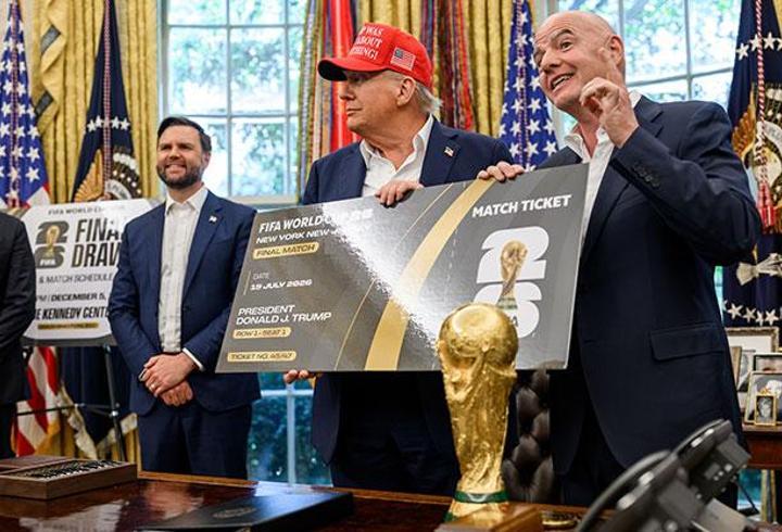 Trump'a ‘FIFA Barış Ödülü’ verildi