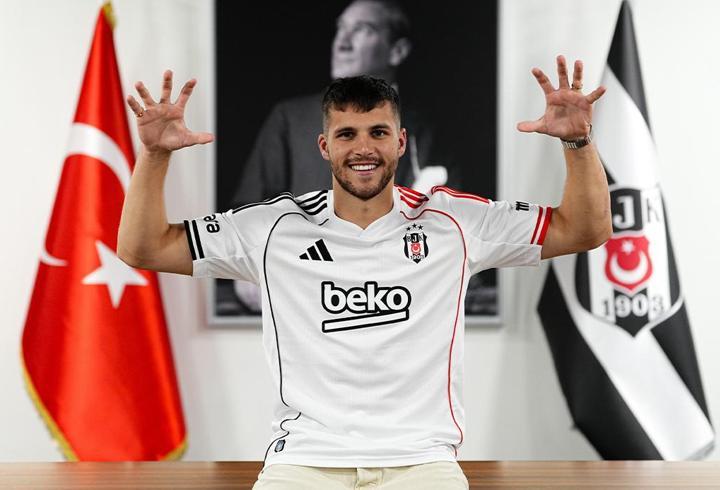 Beşiktaş'ta Jurasek ile yollar erken ayrılıyor