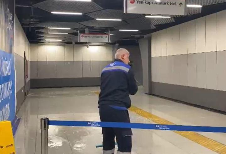 Sağanak yağış metroda su baskınına neden oldu