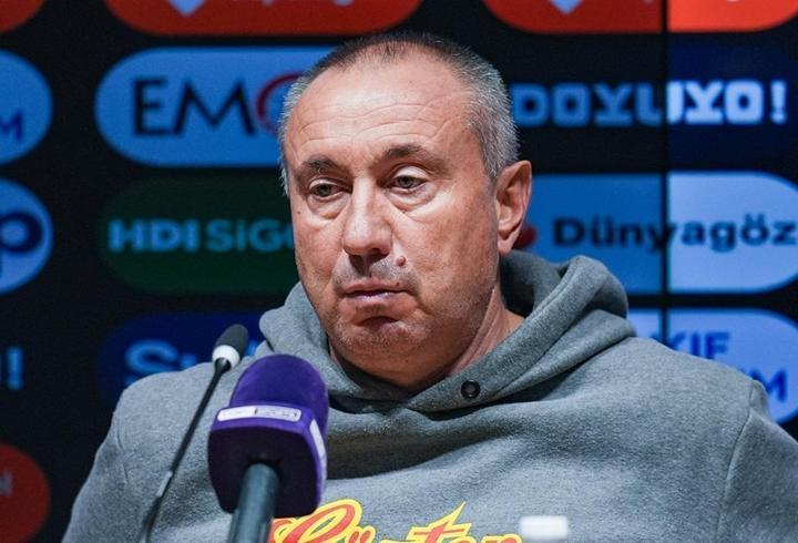 Göztepe Teknik Direktörü Stanimir Stoilov’dan transfer açıklaması