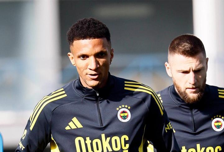 Galatasaray'ın, UEFA Şampiyonlar Ligi'nin 6. haftasında yarın deplasmanda Fransız ekibi Monaco ile oynayacağı maçın kamp kadrosu belli oldu. Sarı-kırmızılılarda sakatlığı bulunan Wilfried Singo, Kaan Ayhan ve Mario Lemina kadroda yer almadı.3