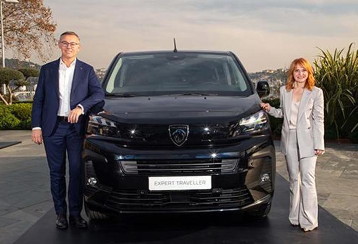 Yeni iş birliği, Porsche’nin performansını ve kendine özgü lüksünü PUBG MOBILE ve PUBG: BATTLEGROUNDS dünyasına taşıyor.1