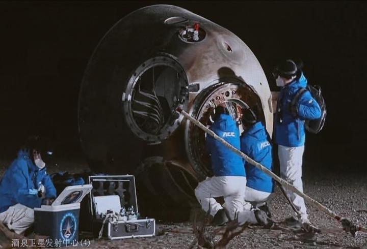 Şıncou-21 taykonotları ilk uzay yürüyüşünü yaptı