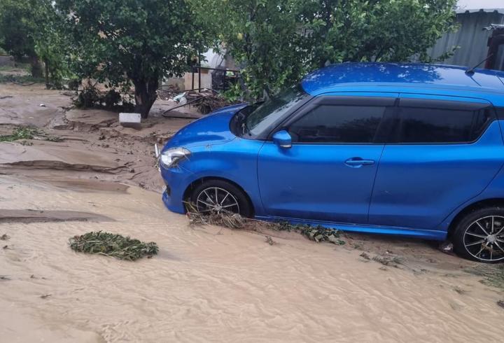 KKTC'de etkili olan şiddetli yağışlar sele neden oldu