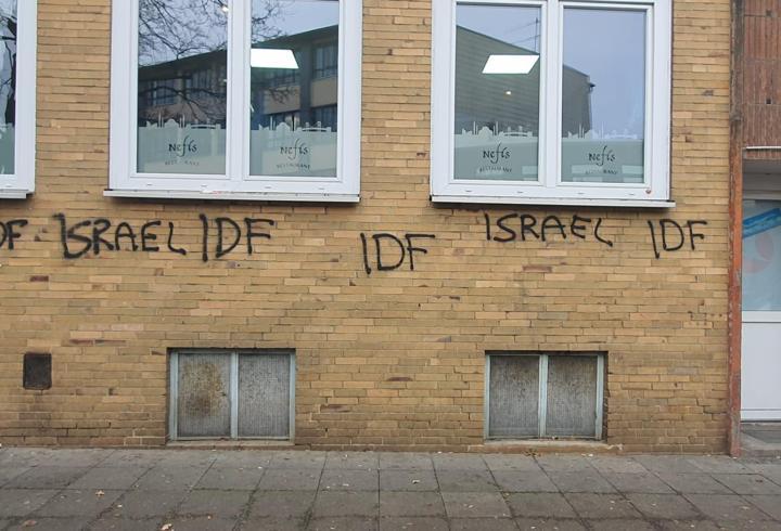 Almanya’da iki camiye saldırı: Duvarlara "İsrail" ve "IDF" yazıldı