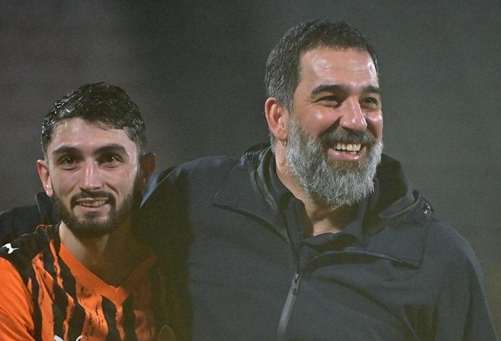 Arda Turan'ın Shakhtar Donetsk'i, UEFA Konferans Ligi'nde ikinci sıraya yükseldi