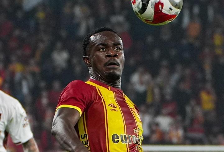 Göztepe orta sahası, Anthony Dennis'i arıyor