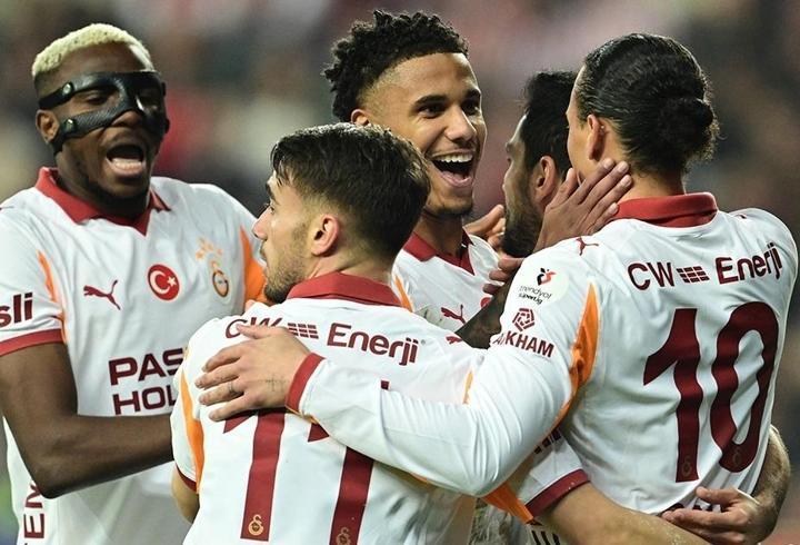 Antalyaspor 1-4 Galatasaray Maç Özeti | Lider, Antalya’da kazandı