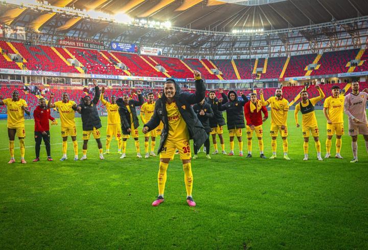 Göztepe Avrupa yolunda tam gaz