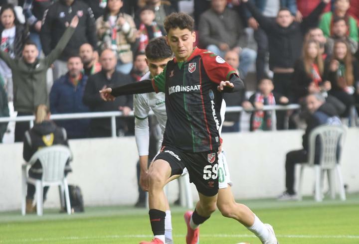 Karşıyaka'da Adem şimdiden gözde