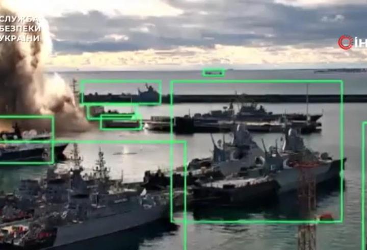 Ukrayna, Rusya’ya ait denizaltıyı vurdu