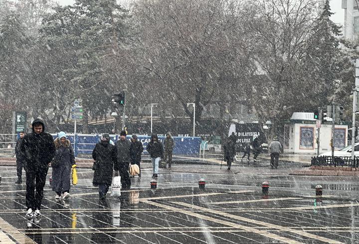 Kayseri'de kar yağışı etkili oldu