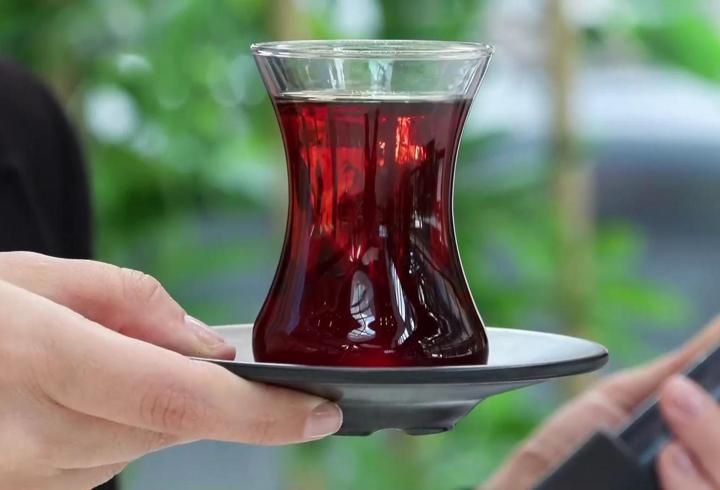 Sofraların vazgeçilmezi tehlikede mi? Boyalı çay alarmı: Nasıl anlaşılır?