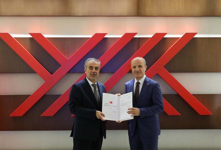 EÜ Rektörü Prof. Dr. Musa Alcı mazbatasını aldı